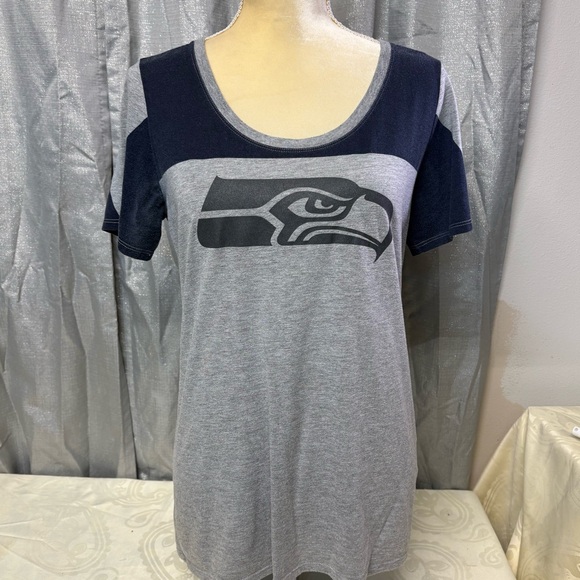 Nike Women's Gray and Navy Seattle Seahawks team shirt, woman’s size L - Picture 14 of 15